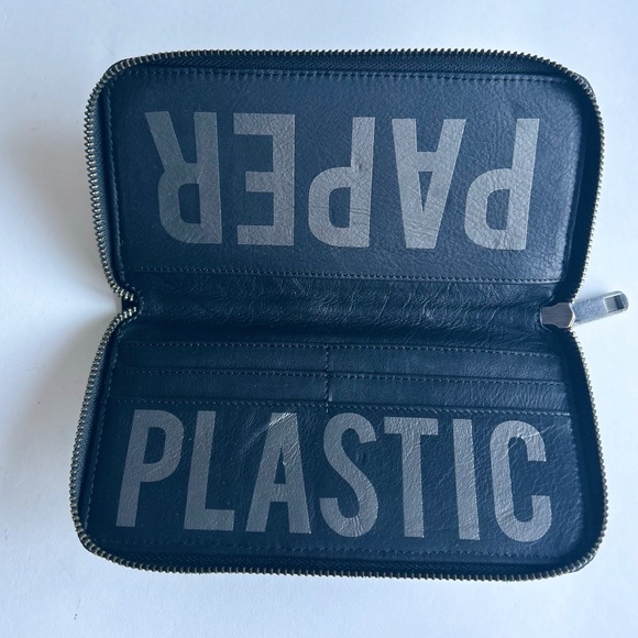 Rebecca Minkoff Black Leather RFID Blocking Zip Around Wallet - Picture 9 of 12